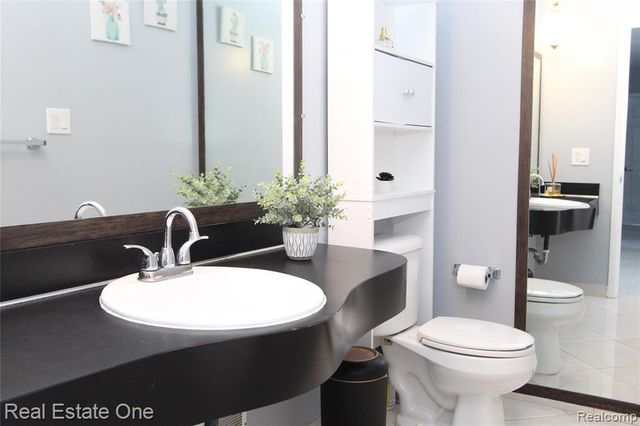 27015 Arden Park Circle, Farmington Hills, MI 48334