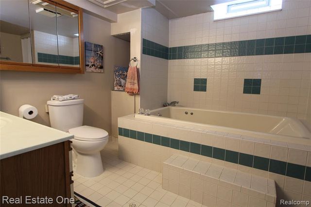 27015 Arden Park Circle, Farmington Hills, MI 48334