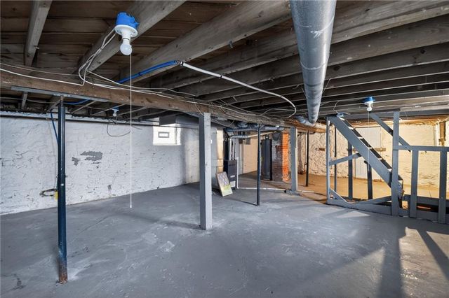 2407 E 68th Terrace, Kansas City, MO 64132