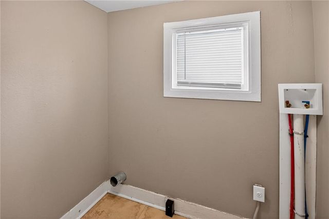 2407 E 68th Terrace, Kansas City, MO 64132