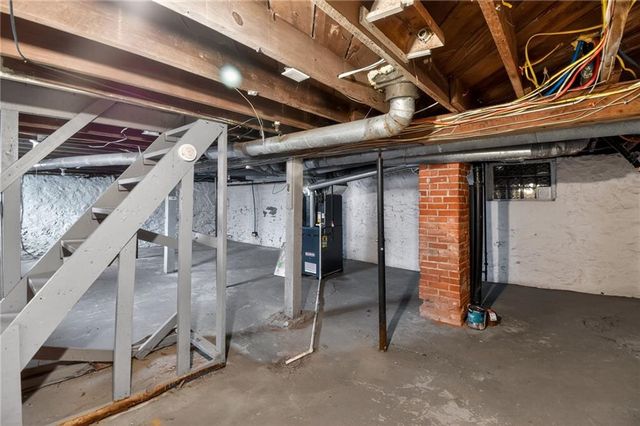 2407 E 68th Terrace, Kansas City, MO 64132