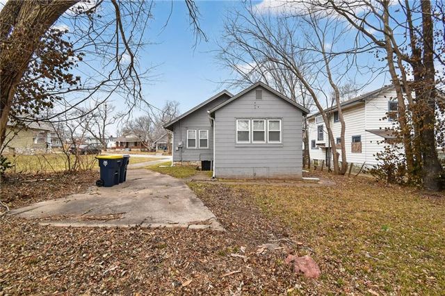 2407 E 68th Terrace, Kansas City, MO 64132