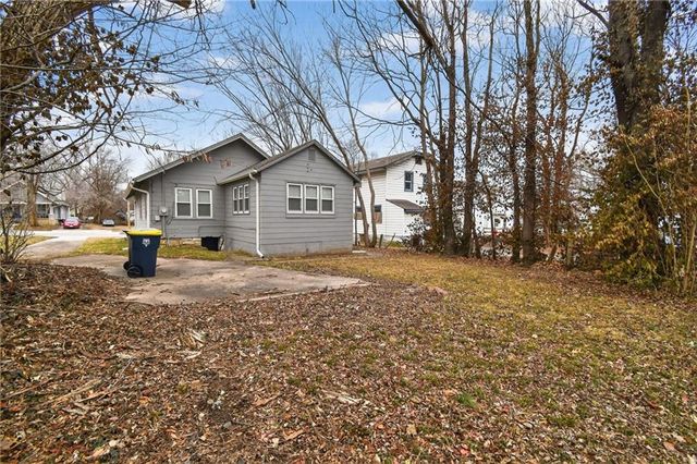 2407 E 68th Terrace, Kansas City, MO 64132