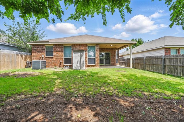 7464 Maroon Drive, Fort Worth, TX 76120