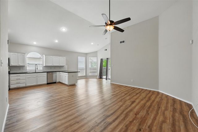 7464 Maroon Drive, Fort Worth, TX 76120