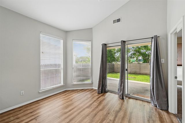 7464 Maroon Drive, Fort Worth, TX 76120