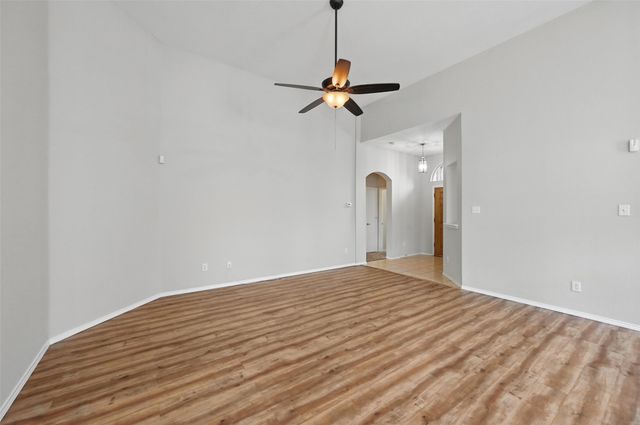 7464 Maroon Drive, Fort Worth, TX 76120