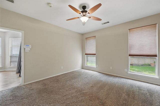 7464 Maroon Drive, Fort Worth, TX 76120