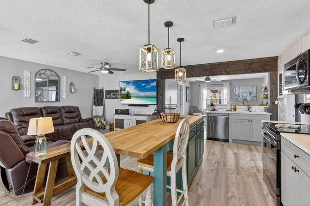 2026 7th Court SW, Vero Beach, FL 32962
