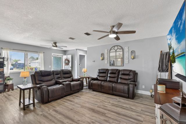 2026 7th Court SW, Vero Beach, FL 32962