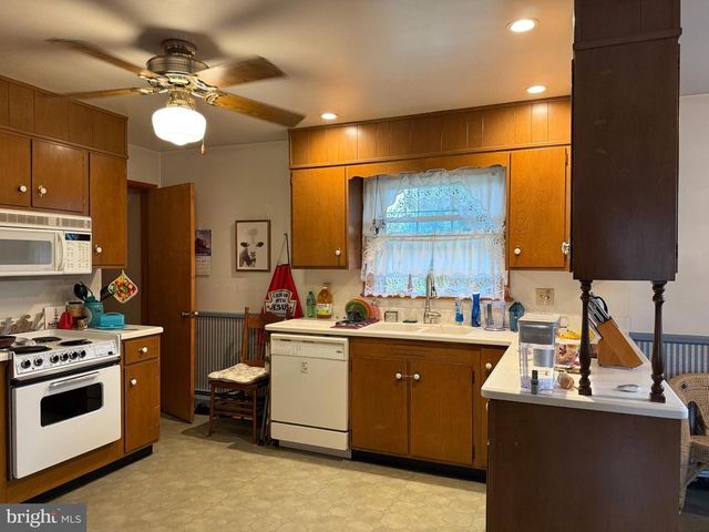2918 JEFFERSON DRIVE, Chambersburg, PA 17201
