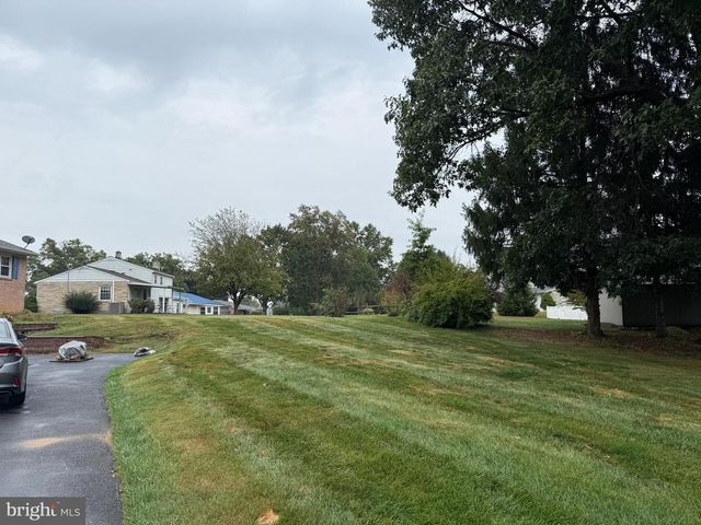 2918 JEFFERSON DRIVE, Chambersburg, PA 17201