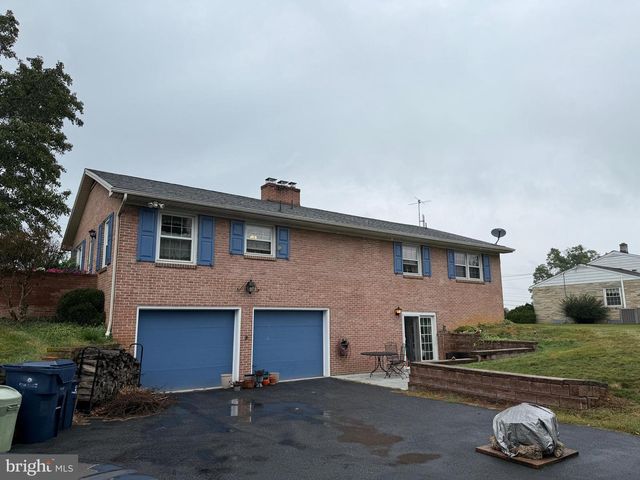 2918 JEFFERSON DRIVE, Chambersburg, PA 17201