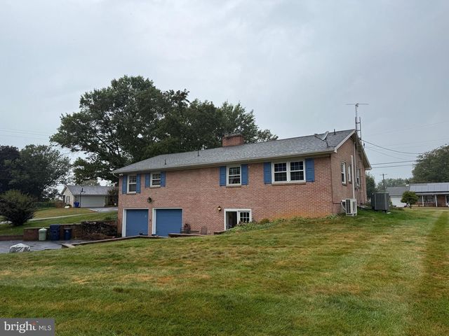 2918 JEFFERSON DRIVE, Chambersburg, PA 17201
