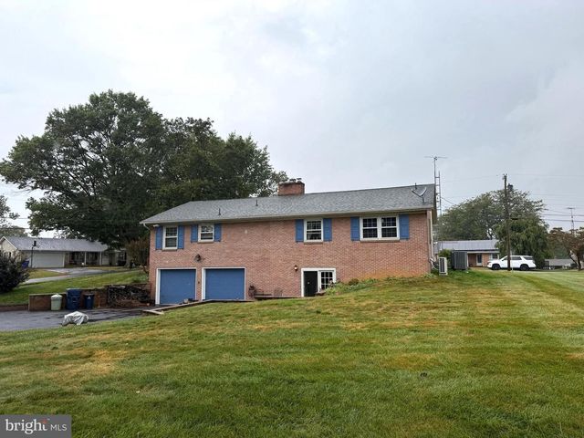2918 JEFFERSON DRIVE, Chambersburg, PA 17201
