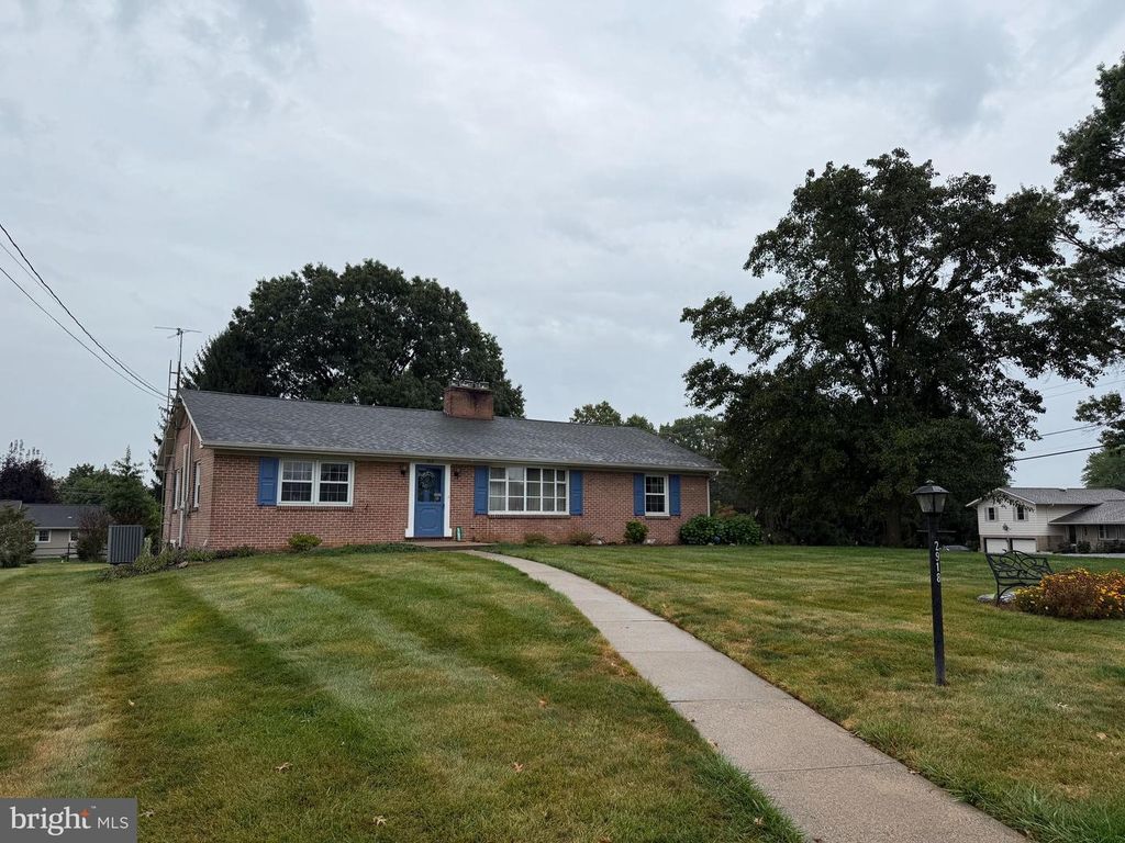 2918 JEFFERSON DRIVE, Chambersburg, PA 17201