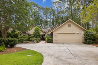 20 Honey Locust Cir, Hilton Head Island, SC 29926