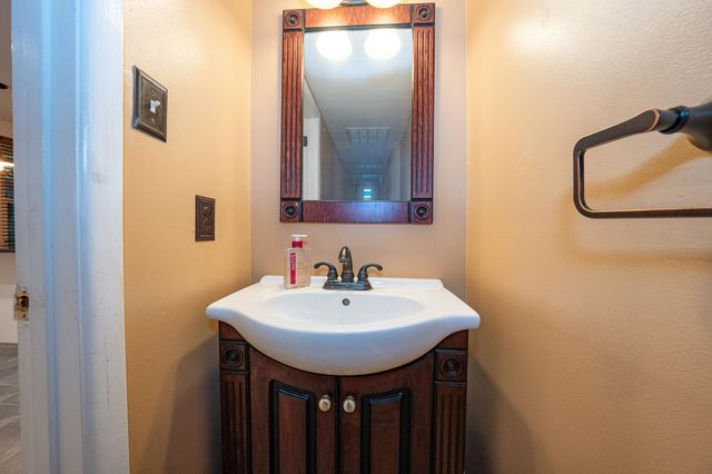 403 WOODSIDE CIR, Dresher, PA 19025
