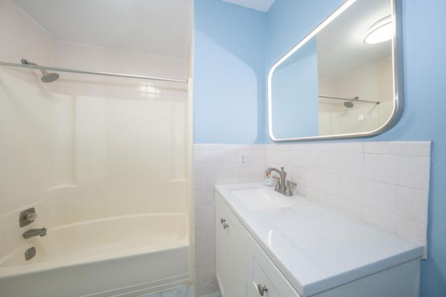 403 WOODSIDE CIR, Dresher, PA 19025