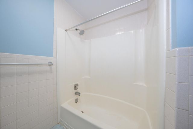 403 WOODSIDE CIR, Dresher, PA 19025