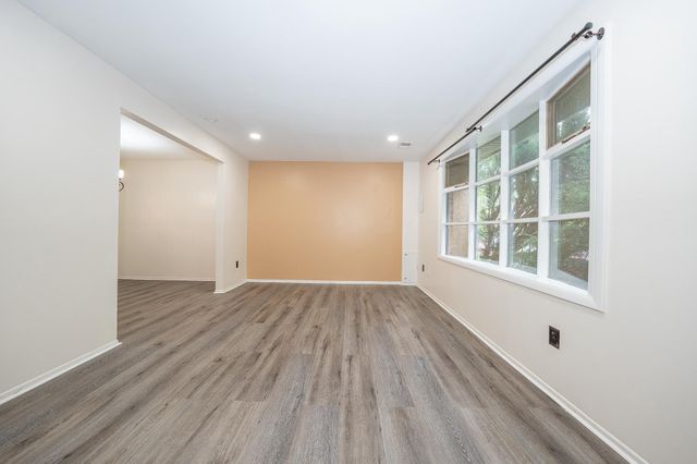 403 WOODSIDE CIR, Dresher, PA 19025