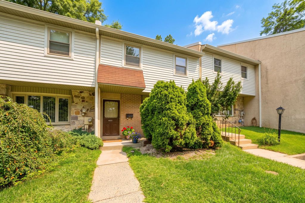 403 WOODSIDE CIR, Dresher, PA 19025
