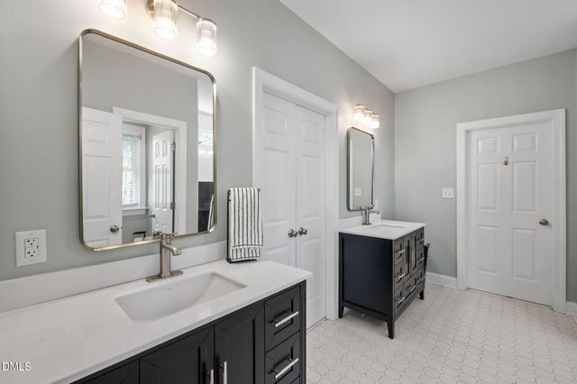 190 Oakley Farm Road, Chapel Hill, NC 27517