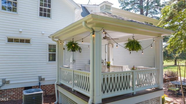 190 Oakley Farm Road, Chapel Hill, NC 27517