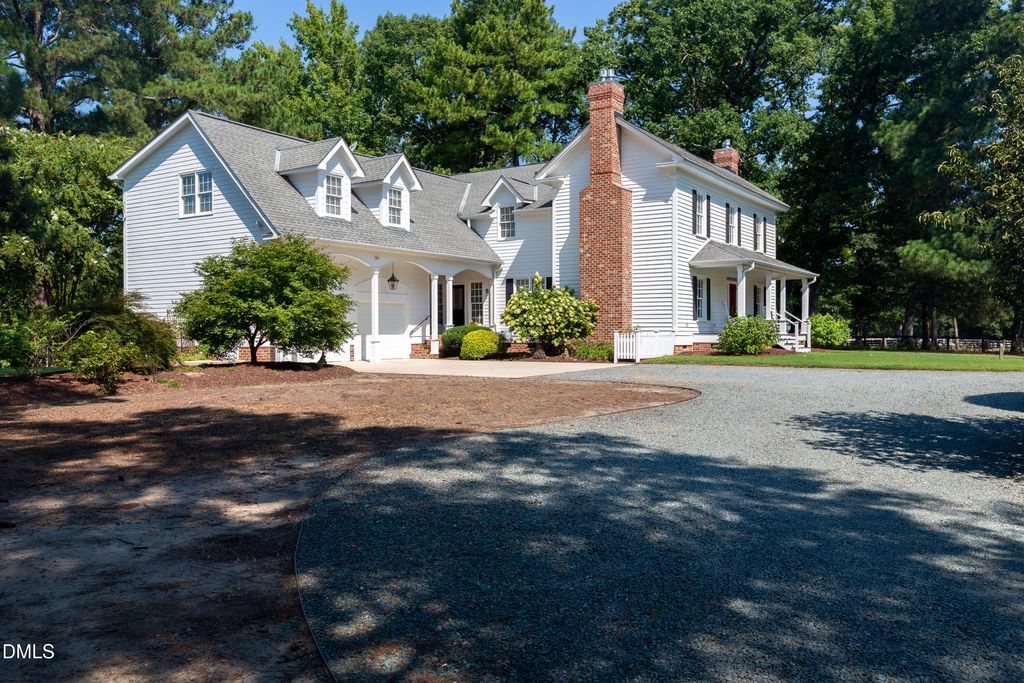 190 Oakley Farm Road, Chapel Hill, NC 27517