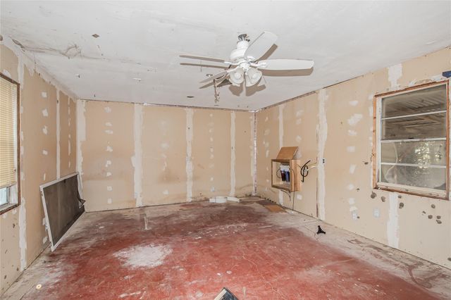 103 Leaning Oaks ST, Somerville, TX 77879