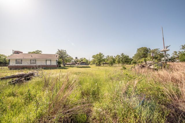 103 Leaning Oaks ST, Somerville, TX 77879