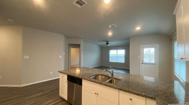 10410 WAVERUNNER, Converse, TX 78109