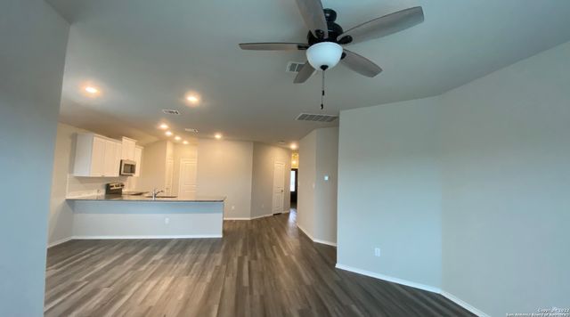 10410 WAVERUNNER, Converse, TX 78109