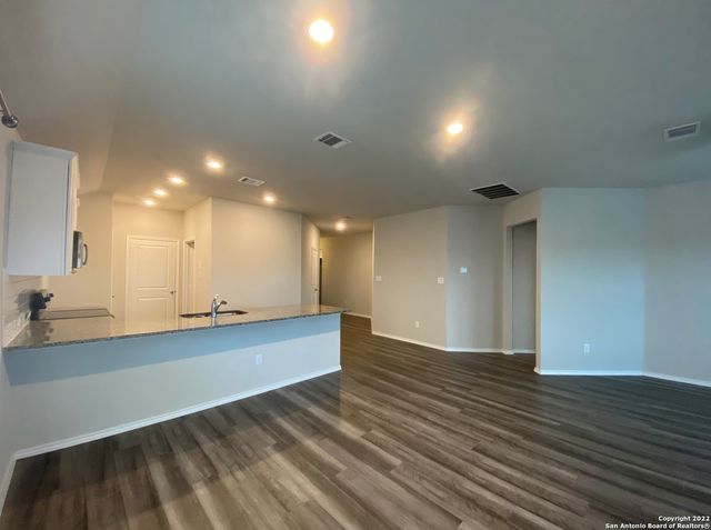 10410 WAVERUNNER, Converse, TX 78109