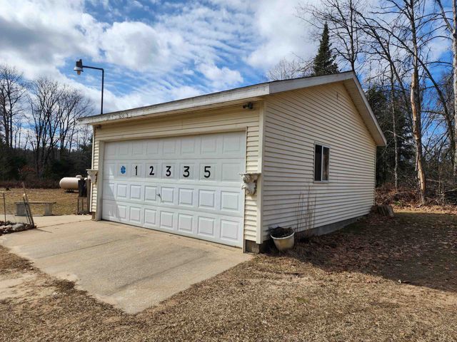 12335 Clareola Avenue, Marion, MI 49665