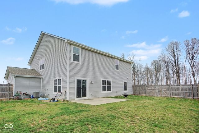 379 Oakswept Way, Greenfield, IN 46140