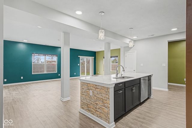 379 Oakswept Way, Greenfield, IN 46140