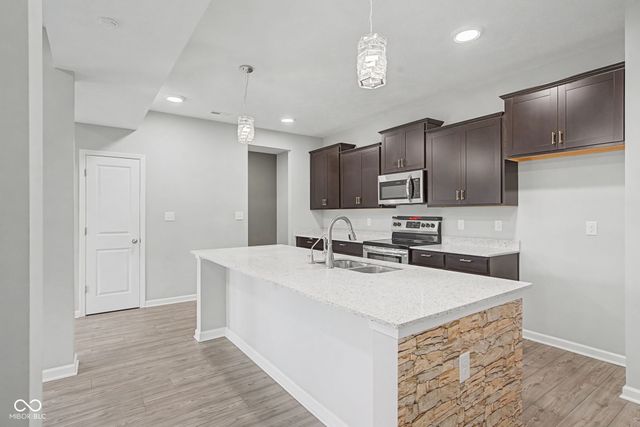 379 Oakswept Way, Greenfield, IN 46140