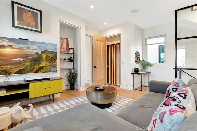 620 Huntington Street, Huntington Beach, CA 92648