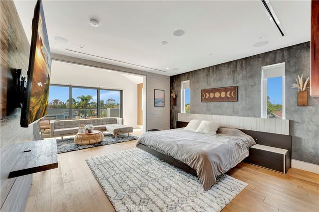 620 Huntington Street, Huntington Beach, CA 92648