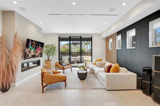 620 Huntington Street, Huntington Beach, CA 92648