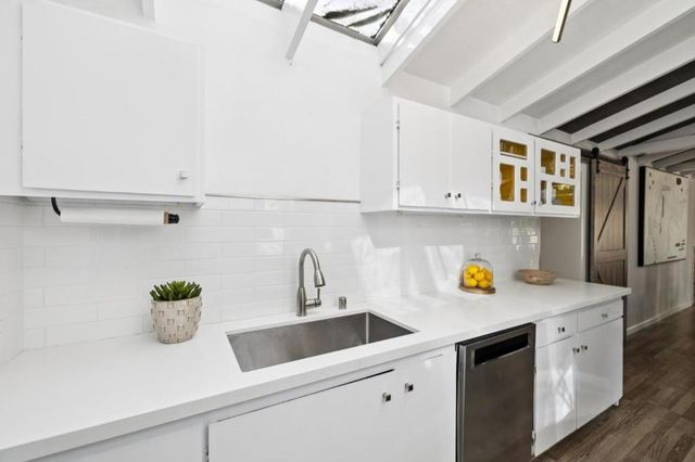 76 Old Spanish Trail, Portola Valley, CA 94028