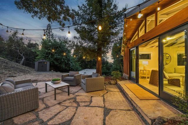 76 Old Spanish Trail, Portola Valley, CA 94028