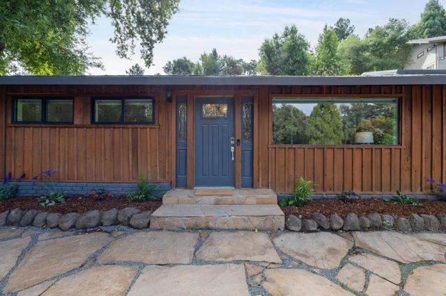 76 Old Spanish Trail, Portola Valley, CA 94028