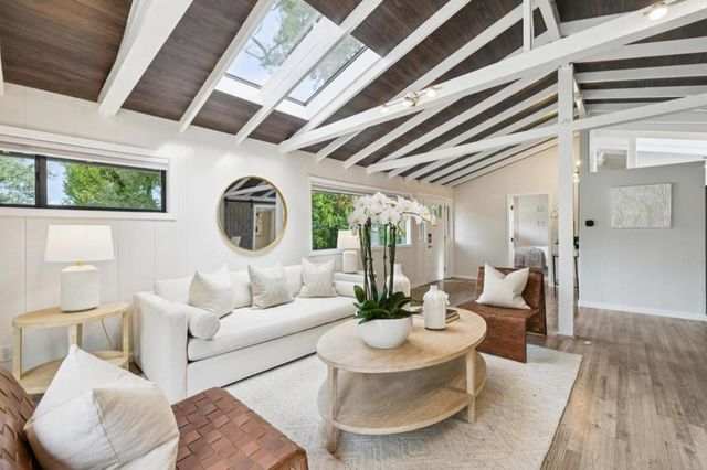 76 Old Spanish Trail, Portola Valley, CA 94028