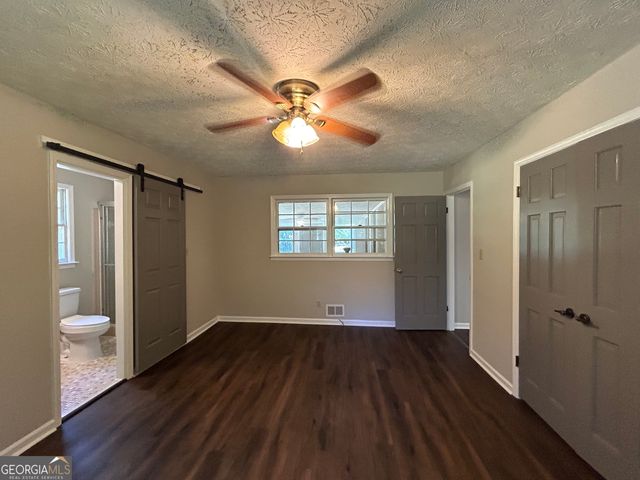 2000 Forest Drive, Fayetteville, GA 30214