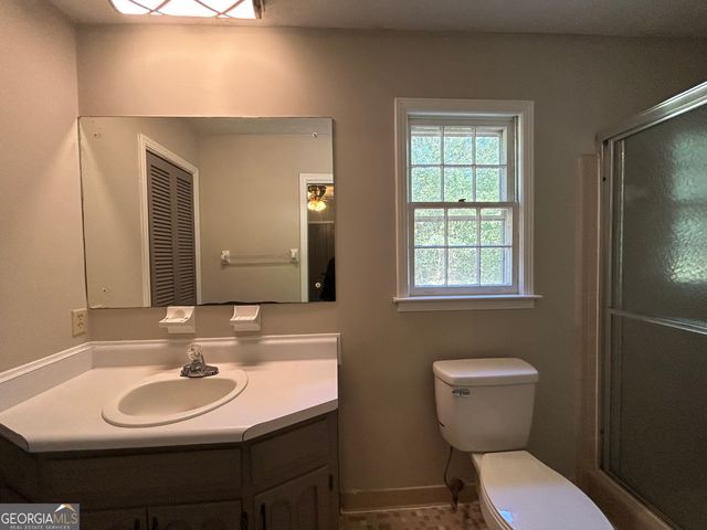 2000 Forest Drive, Fayetteville, GA 30214