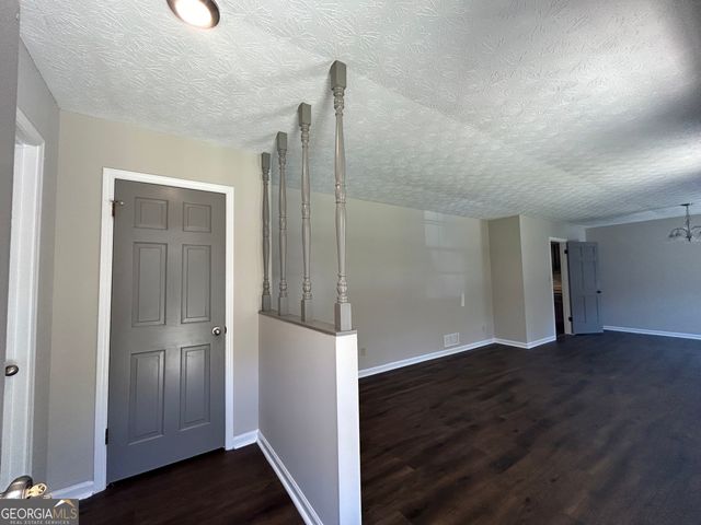 2000 Forest Drive, Fayetteville, GA 30214