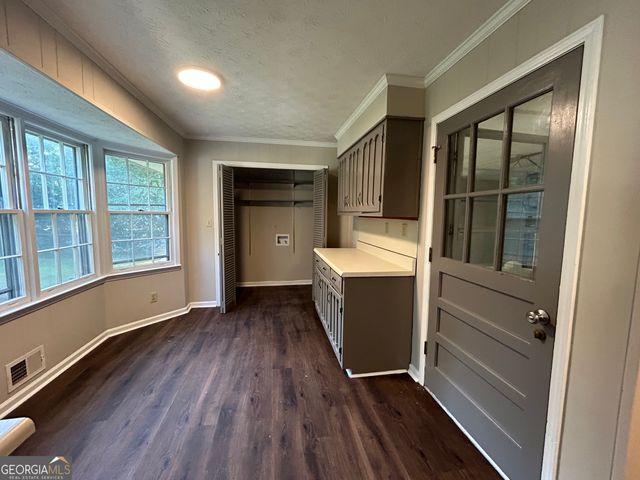 2000 Forest Drive, Fayetteville, GA 30214