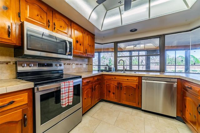 18509 PUTTERS PLACE, Tampa, FL 33647